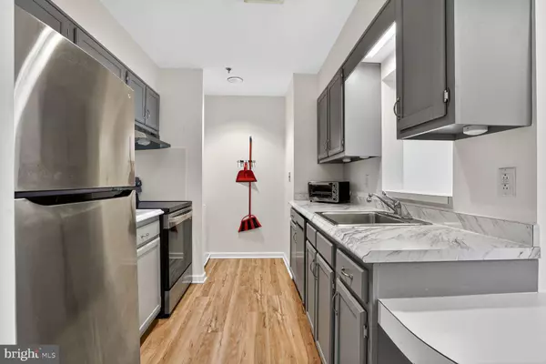 Arlington, VA 22203,900 N TAYLOR ST #2110