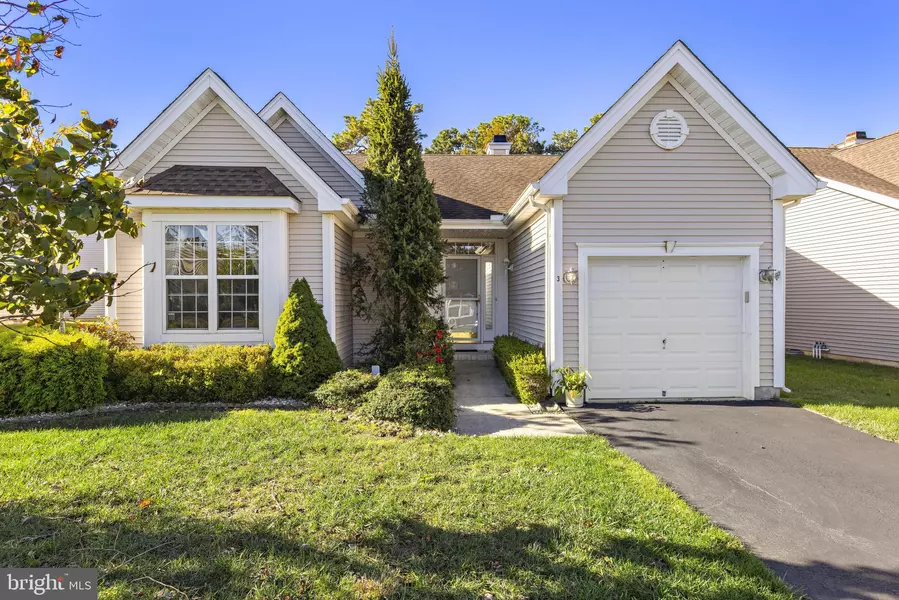 3 LAKELAND DR, Barnegat, NJ 08005