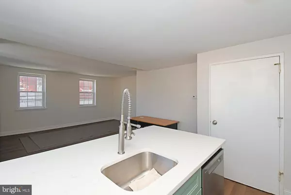 Philadelphia, PA 19122,1554 N LAWRENCE ST #2