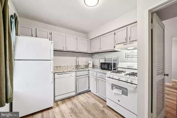 Columbia, MD 21045,9633 WHITEACRE #C-2