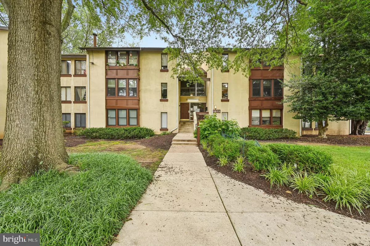 Columbia, MD 21045,9633 WHITEACRE #C-2