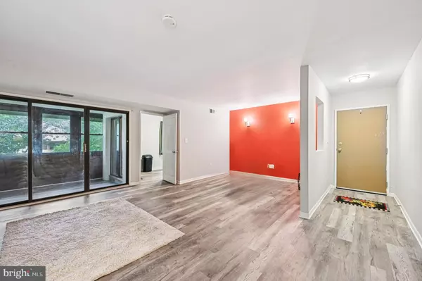 Columbia, MD 21045,9633 WHITEACRE #C-2