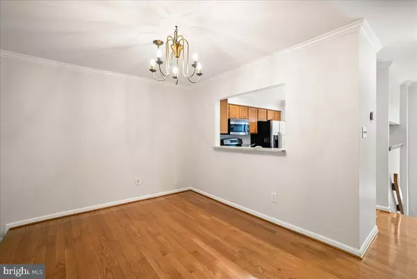 Lorton, VA 22079,8316 LINDEN OAKS CT