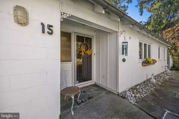 Riverton, NJ 08077,15 CARRIAGE HOUSE LN
