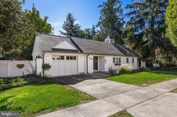 Riverton, NJ 08077,15 CARRIAGE HOUSE LN