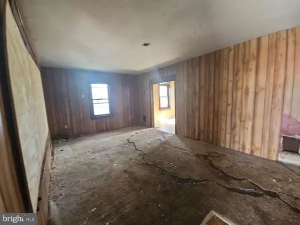 Carneys Point, NJ 08069,99 N VIRGINIA AVE