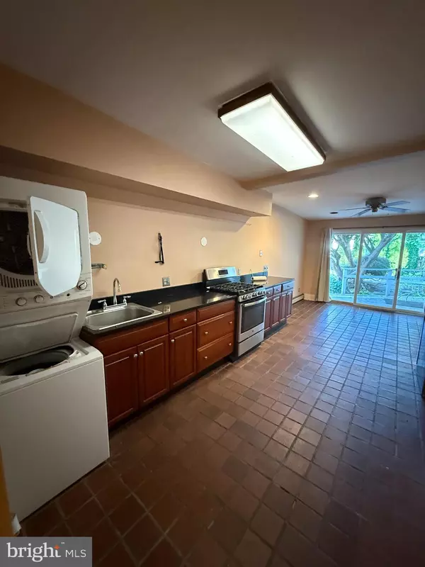 Lambertville, NJ 08530,20 N UNION ST #B