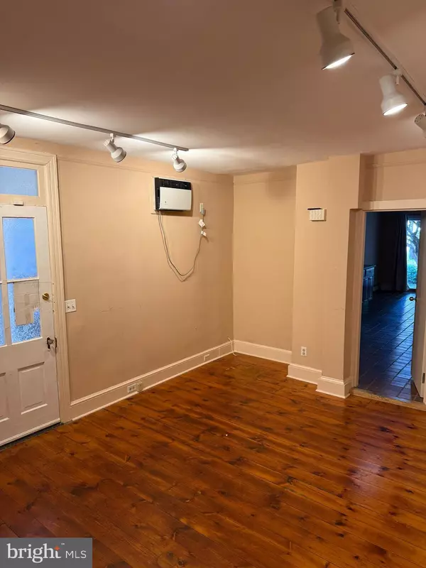 Lambertville, NJ 08530,20 N UNION ST #B