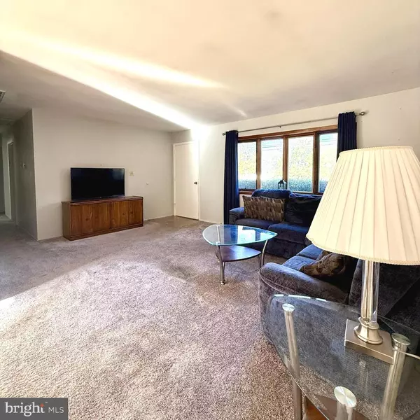 Kendall Park, NJ 08824,117 KENDALL RD