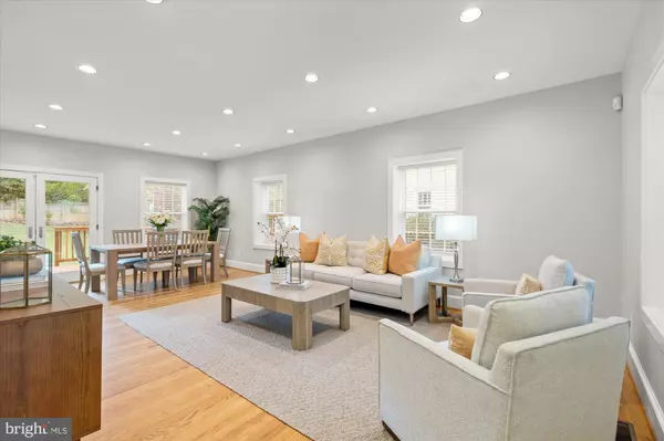 Falls Church, VA 22046,202 W GEORGE MASON RD