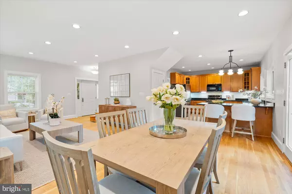 Falls Church, VA 22046,202 W GEORGE MASON RD