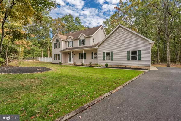28 WINFIELD DR,  Berlin,  NJ 08009