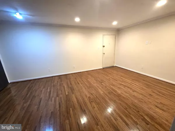 Falls Church, VA 22042,8000 CHANUTE PL #APT 6