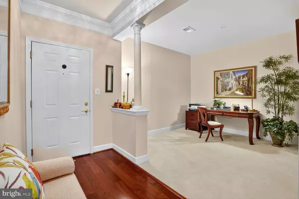 Gainesville, VA 20155,7065 HERITAGE HUNT DR #203