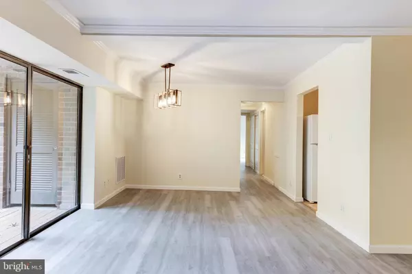 Annandale, VA 22003,7905 DASSETT CT #101