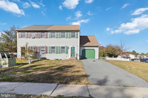 15 BEECH LN, Elizabethtown, PA 17022