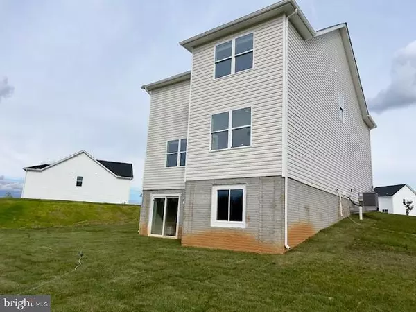 Charles Town, WV 25414,327 ECLIPSE ST