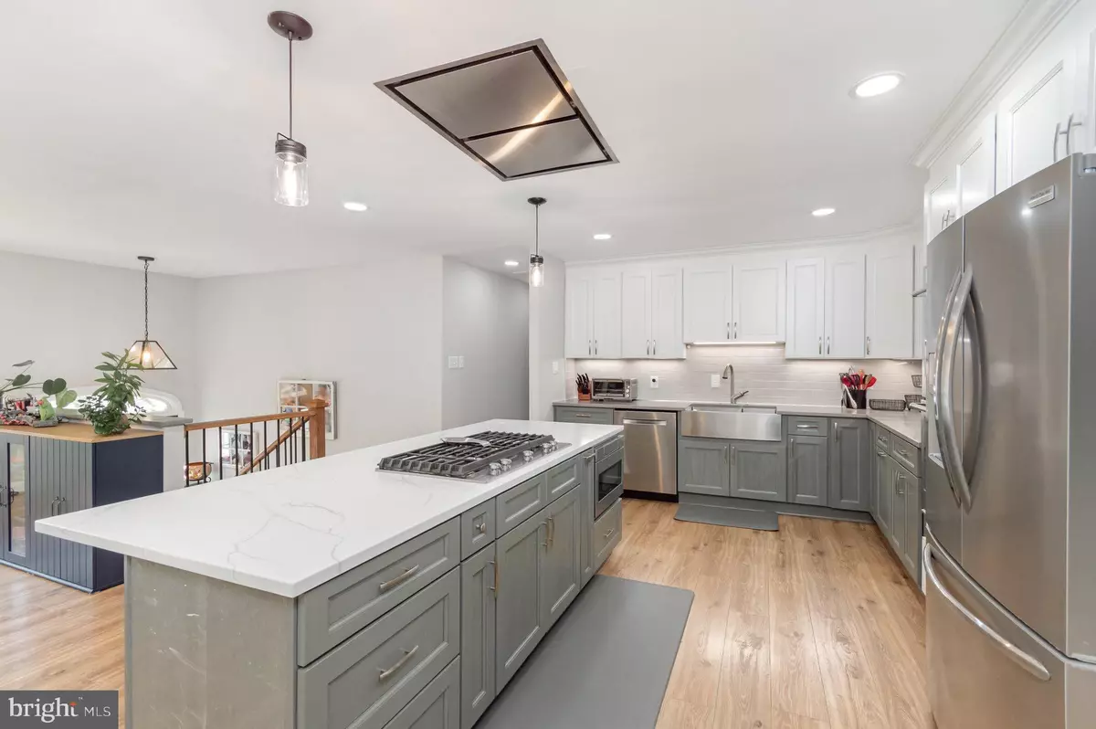 Alexandria, VA 22310,6208 REDWOOD LN