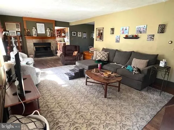 Hamilton, NJ 08619,18 MONROE DR