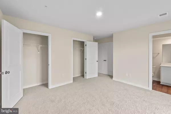 Charles Town, WV 25414,375 ECLIPSE ST