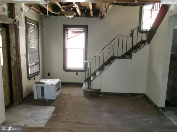 Woodbury, NJ 08096,82 HOPKINS ST