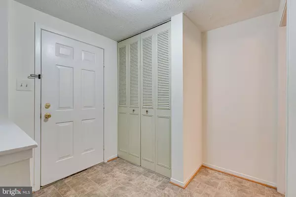 Springfield, VA 22152,6518 ALEXIS LN