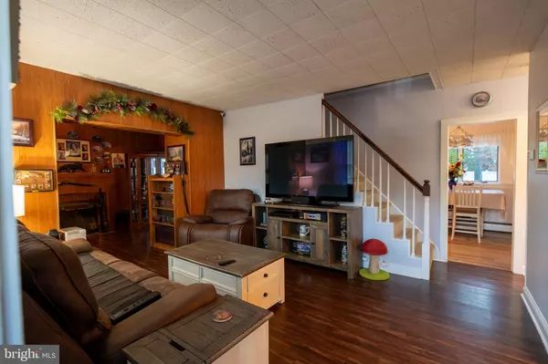 East Windsor, NJ 08520,453 ROUTE 33 E