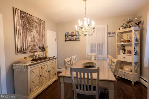 East Windsor, NJ 08520,453 ROUTE 33 E