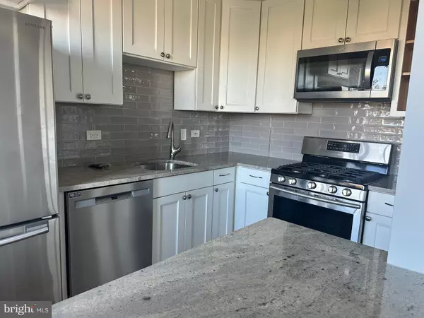 Bethesda, MD 20814,8315 BROOK LN #2-902