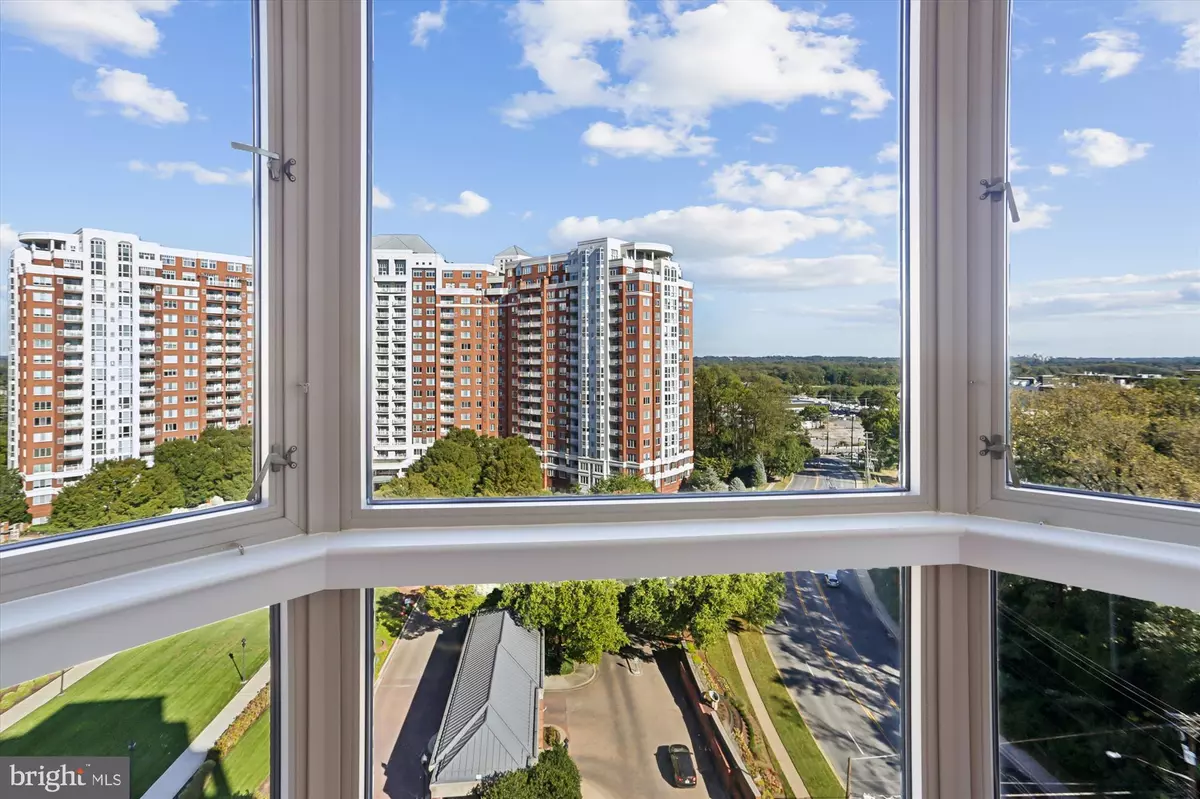 Rockville, MD 20852,5809 NICHOLSON LN #1402