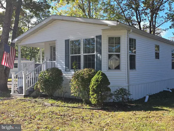 100 CEDAR LN, Barnegat, NJ 08005