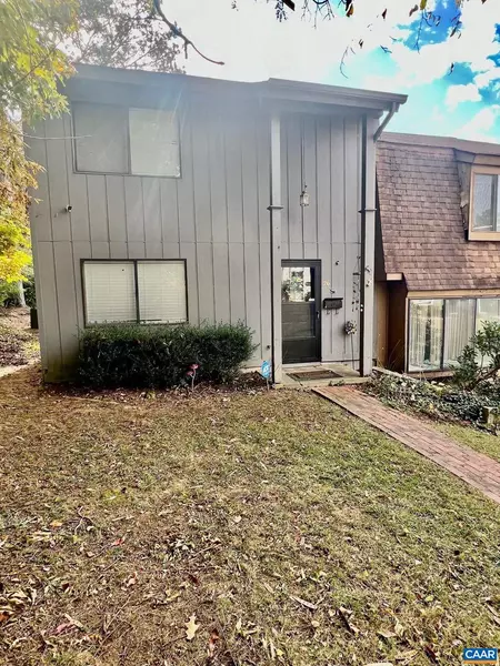26 WOODLAKE DR, Charlottesville, VA 22901