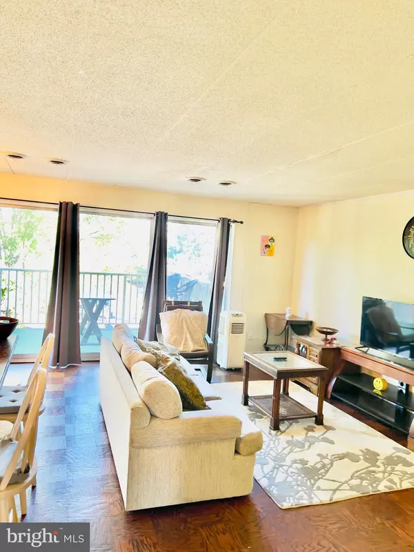 Alexandria, VA 22303,2630 FORT FARNSWORTH RD #154