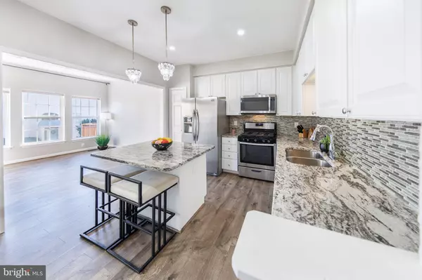 Chantilly, VA 20152,26134 LANDS END DR