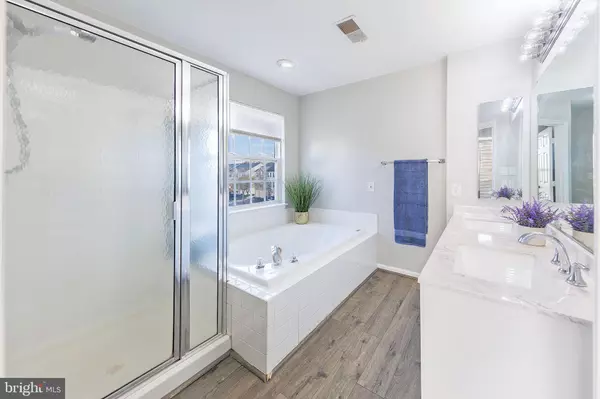 Chantilly, VA 20152,26134 LANDS END DR