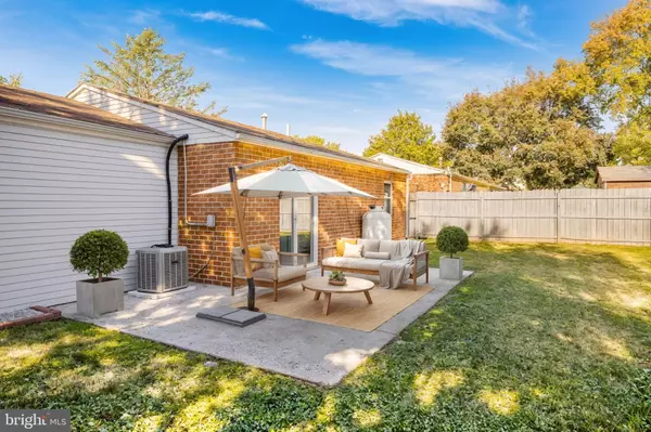 Newark, DE 19702,12 DEFOE CIR