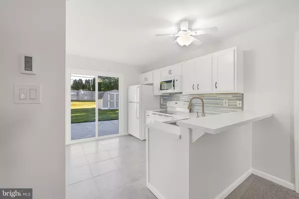 Newark, DE 19702,12 DEFOE CIR