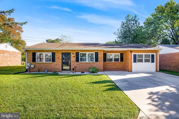 12 DEFOE CIR, Newark, DE 19702