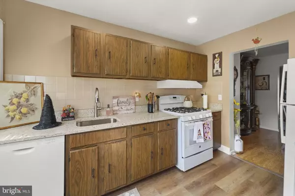 East Windsor, NJ 08520,942 JAMESTOWN RD