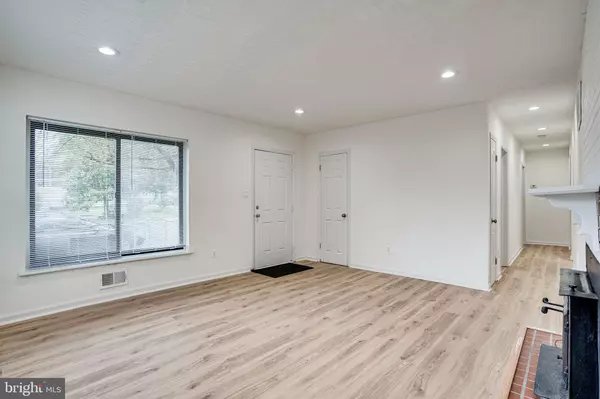 Arlington, VA 22207,4930 19TH ST N