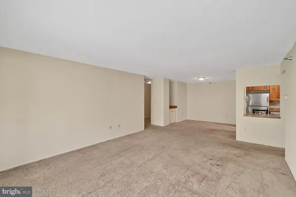 Silver Spring, MD 20906,15101 INTERLACHEN DR #1-123