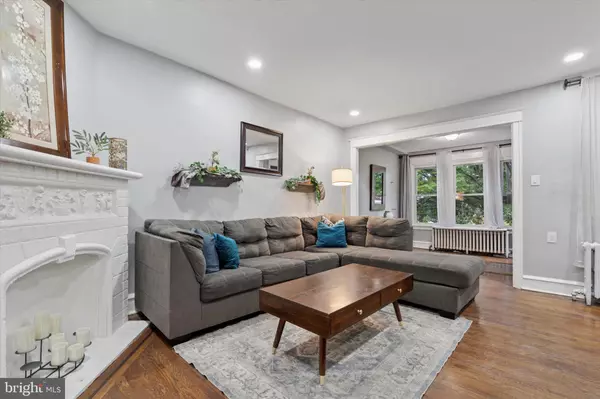 Philadelphia, PA 19138,7188 N UBER ST