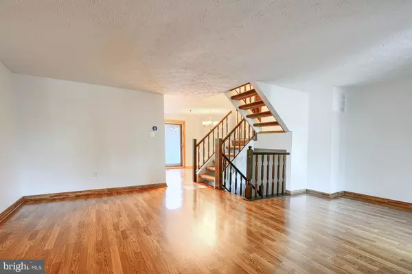 Columbia, MD 21046,7529 RAIN FLOWER WAY