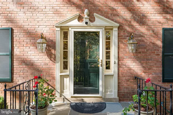 Mclean, VA 22101,6710 WEMBERLY WAY