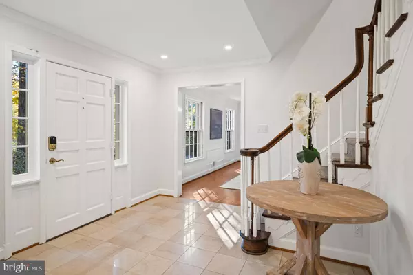 Mclean, VA 22101,6710 WEMBERLY WAY