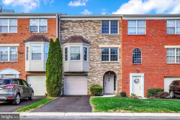 56 JAYME DR #9, York, PA 17402