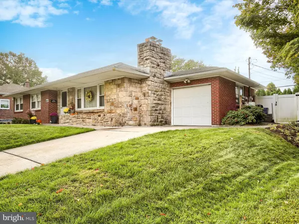 Hummelstown, PA 17036,285 DOGWOOD DR