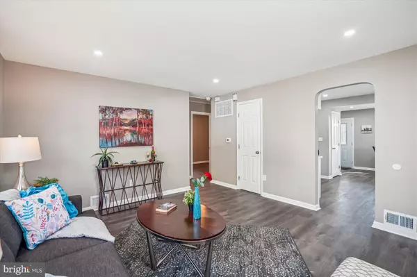 Capitol Heights, MD 20743,628 CLOVIS AVE