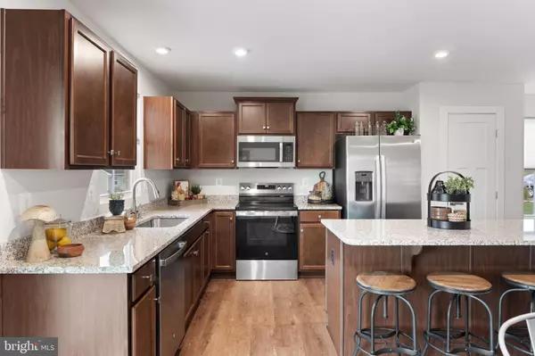 Hedgesville, WV 25427,27 WYOMING WAY