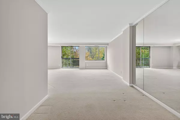 Bethesda, MD 20814,5450 WHITLEY PARK TER #311